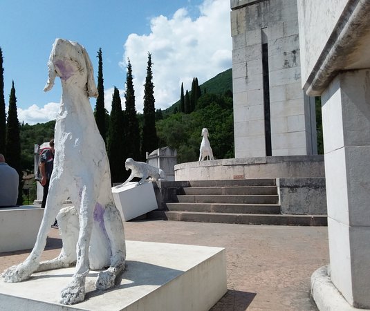 Tomba di Gabriele d'Annunzio
