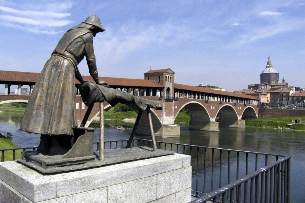 Statua della Lavandaia