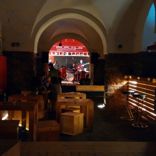 Via C.A.F cocktail bar