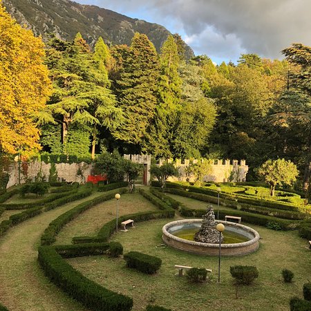 Villa d'Ayala-Valva