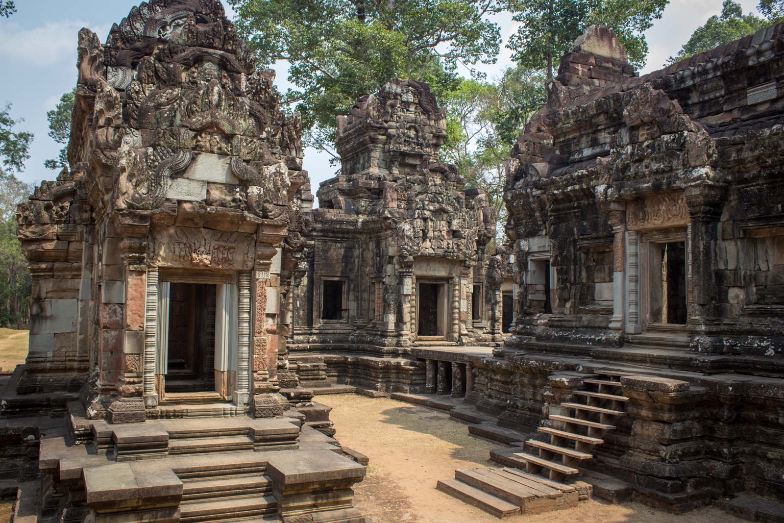 Longgang Ancient Temple