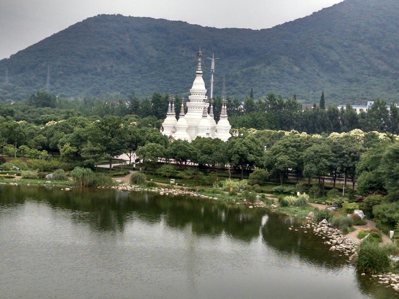 Hongchi Dam