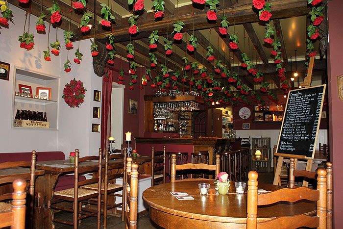 Cafe Rose Red