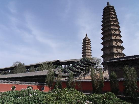 Twin Pagoda Temple (Shuangta si)