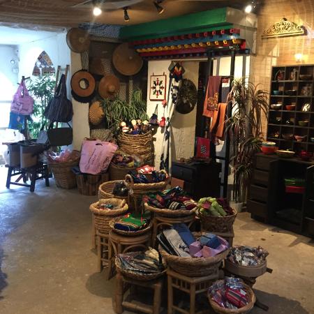 Crossroads Global Handicrafts