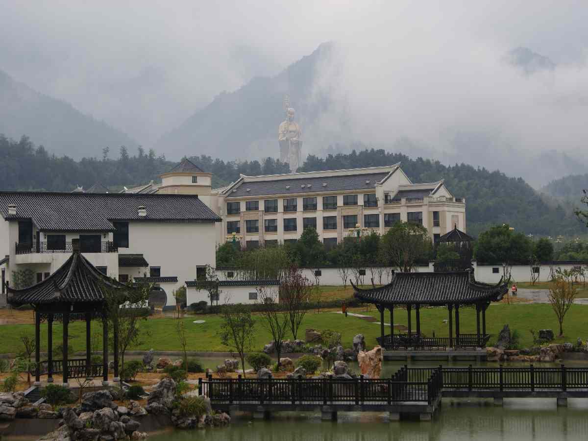 Baimalajiang Scenic Resort