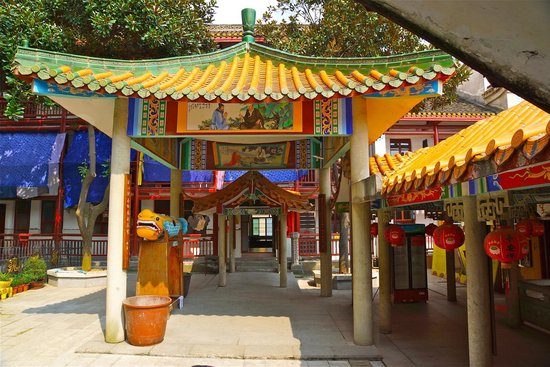 Bailu Temple