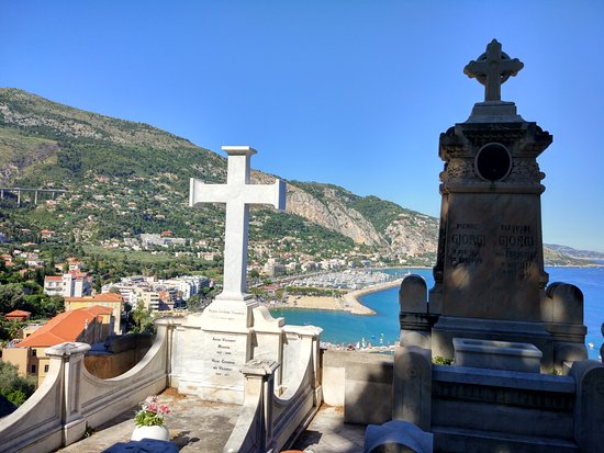 Cemetery of the Old Chateau