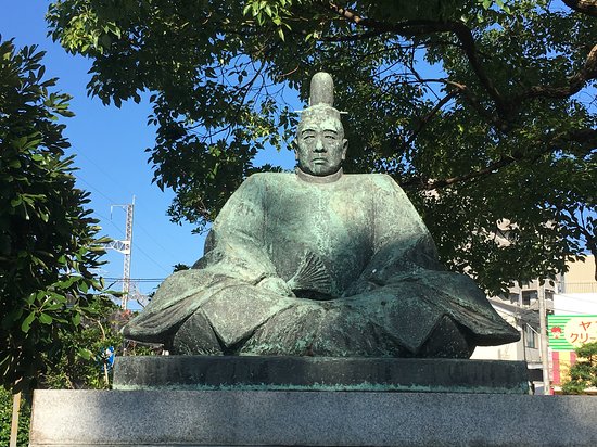 Statue of Takakage Kobayakawa