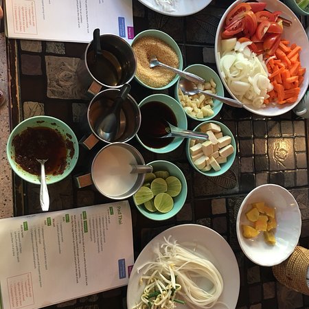 Madam Thai Cookery School