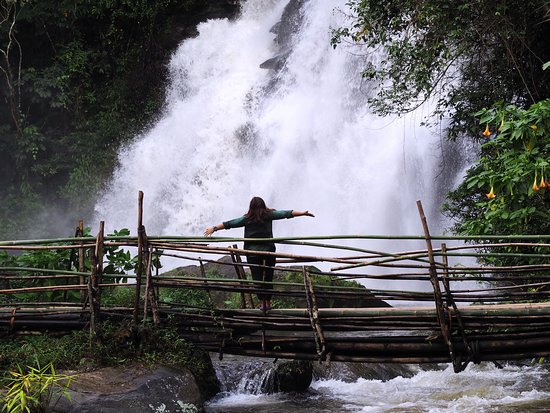 Pha Dok Seaw Waterfall