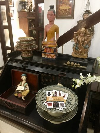 Paul's Antiques