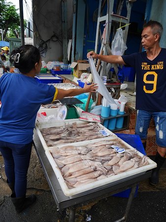 Saphan Pla Fish Market