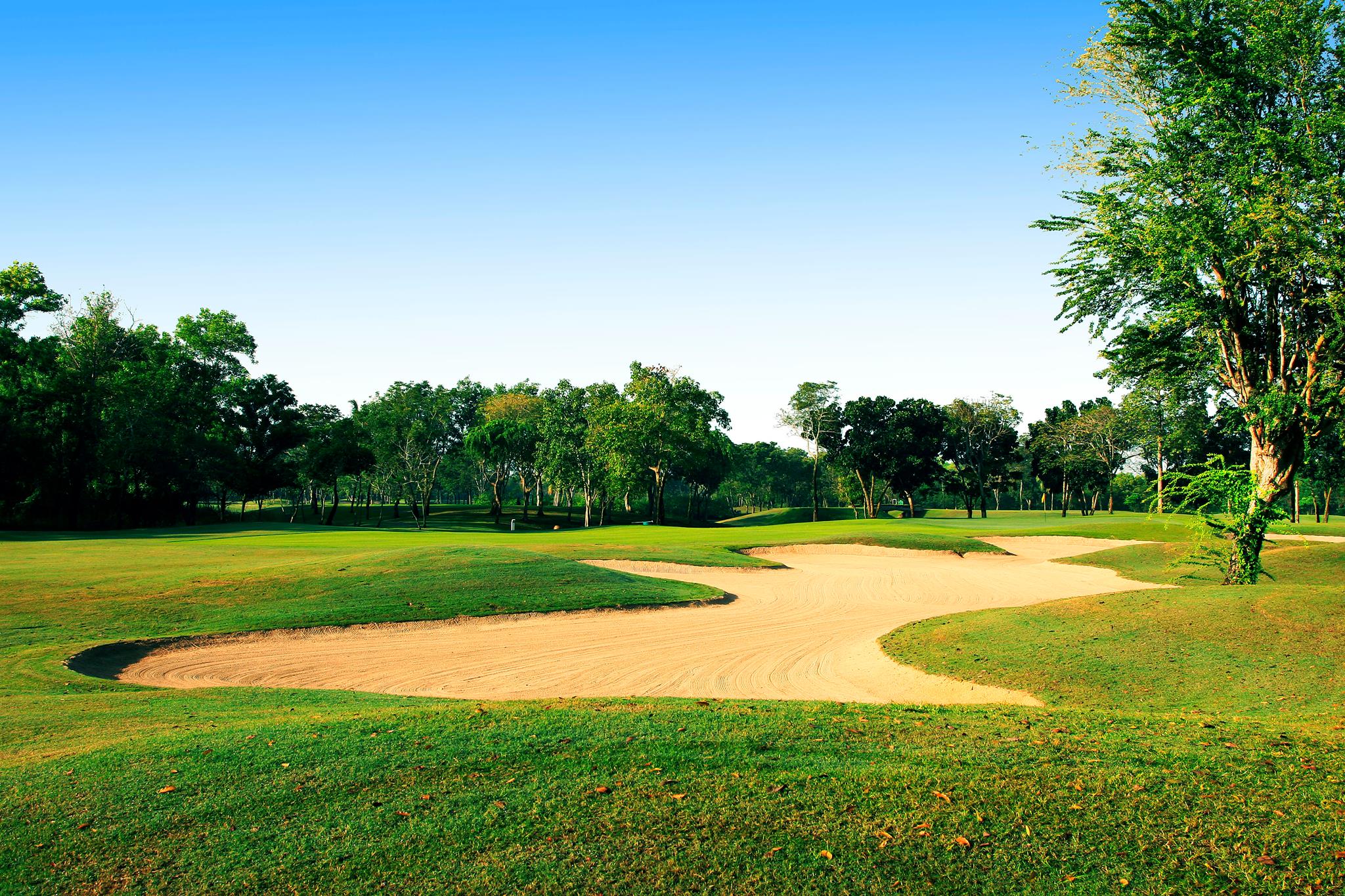 Lam Luk Ka Country Club