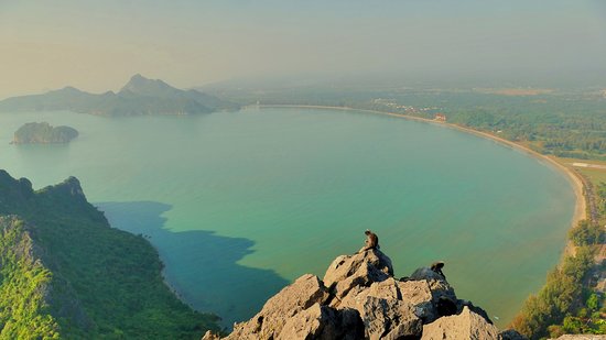 Lom Muak Mountain