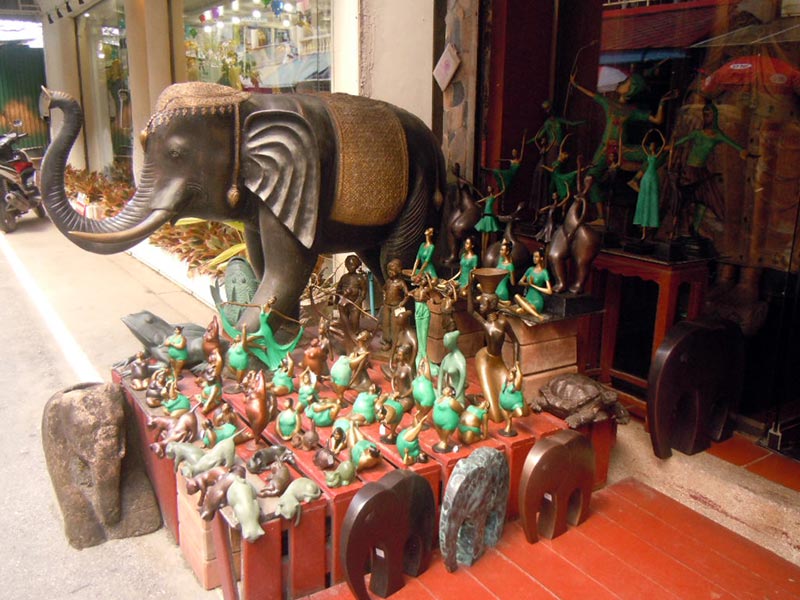 Baan Thai antiques & decors