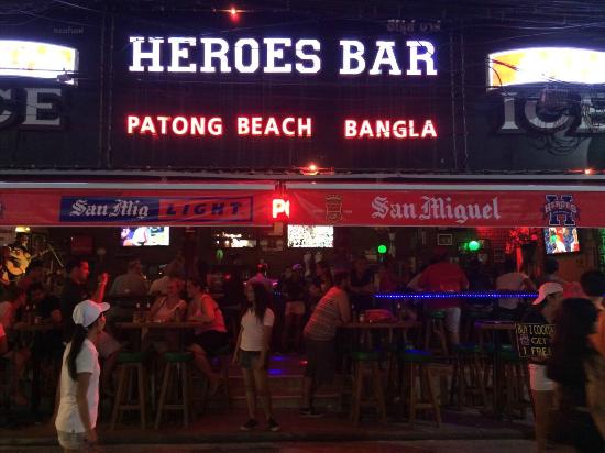 Heroes Bar