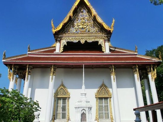 Phra Mahathat Woramaha Wiharn