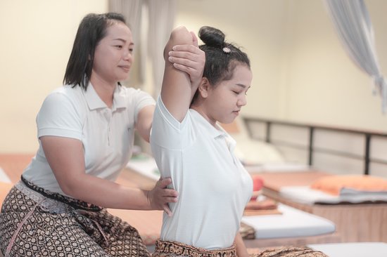 Monthip Massage & Beauty Salon