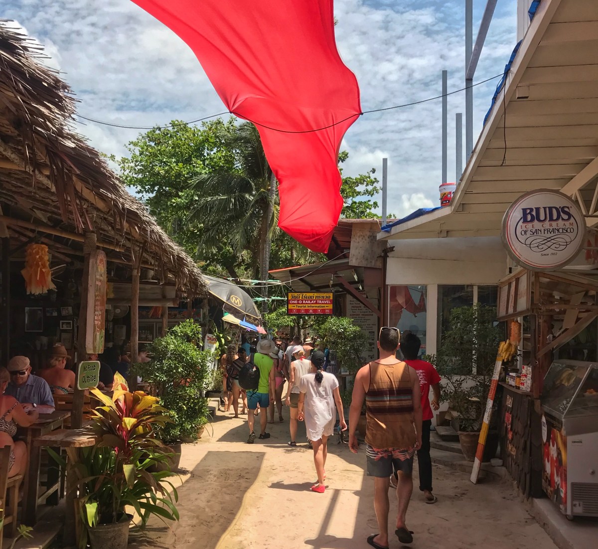 Railay Walking Street