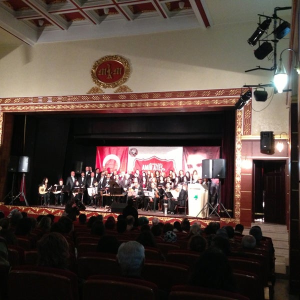 Muhsin Ertugrul Sahnesi