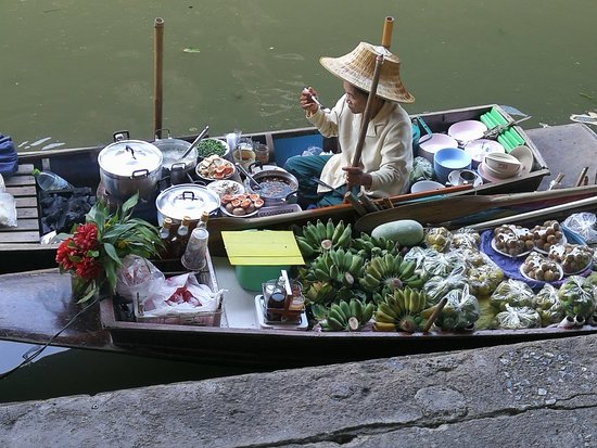 Bang Nok Khwaek Floating Market