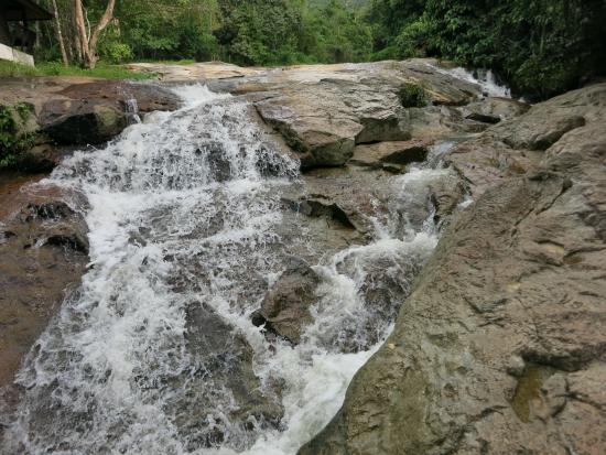 Lat Wanorn Waterfall