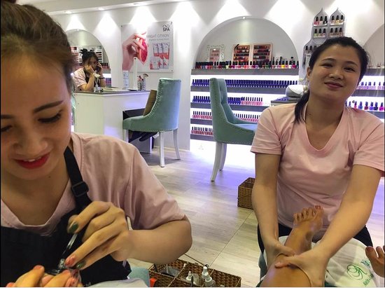 A Nails Luxury Boutique