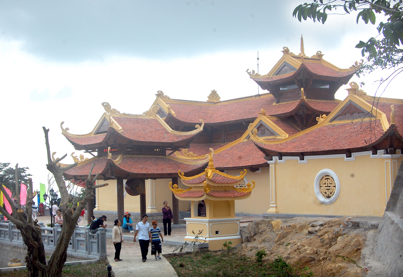 Van Son Pagoda