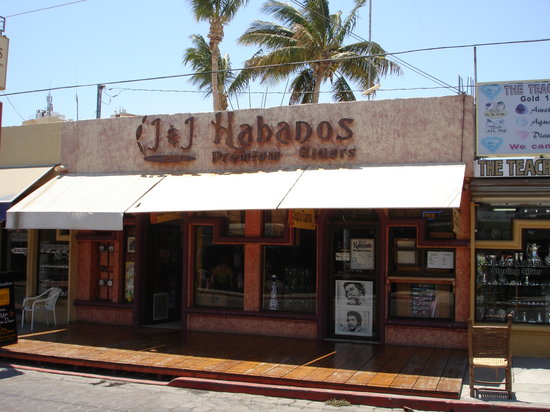 J&J La Casa del Habano