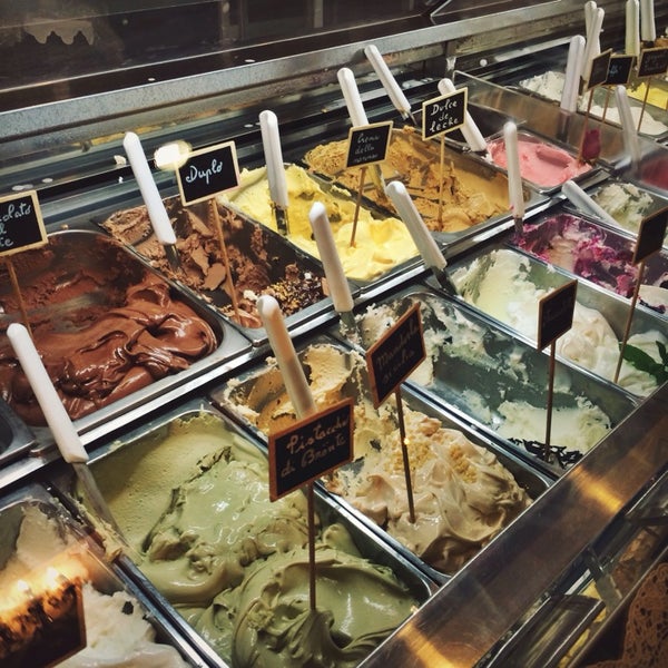 Bar-Gelateria In Piazza