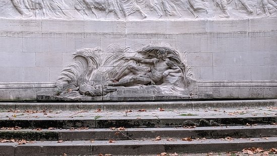 Monument Aux Pionniers Belges Au Congo