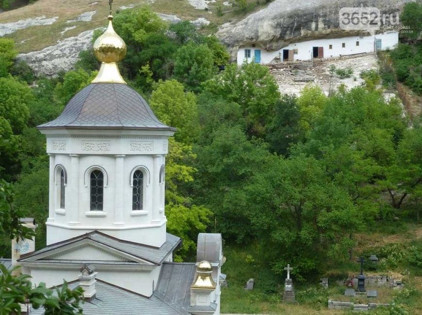 Bakhchisaryi Holy Dormition Monastery