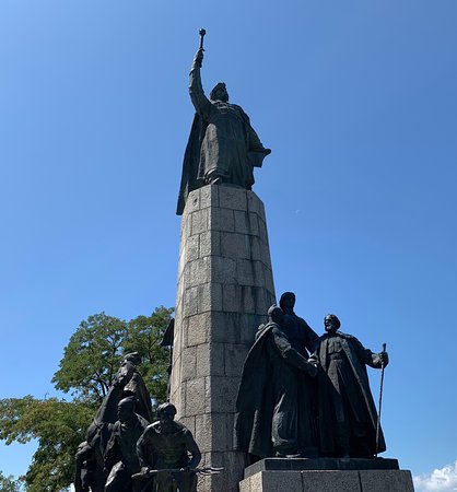 Monument on Zamkovaya Mountain