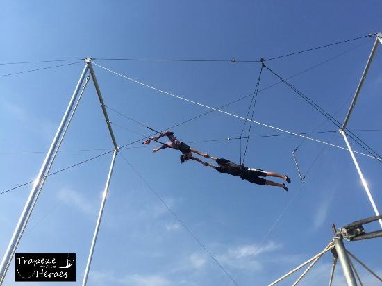 Trapeze Heroes Flying Trapeze
