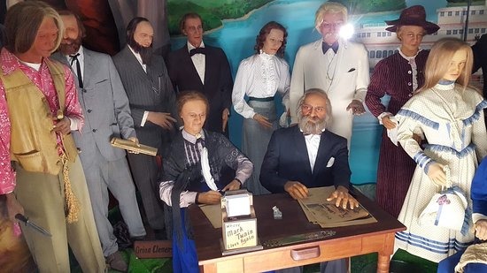 Haunted House on Hill Street Wax Museum