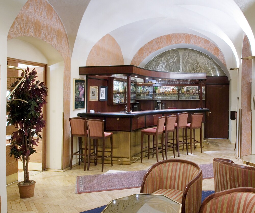 Ernst Fuchs Bar