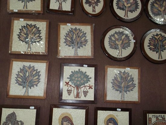 Al Hakaya (La Storia) Eatery and cultural center