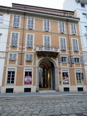 Palazzo Corso di Porta Romana 17