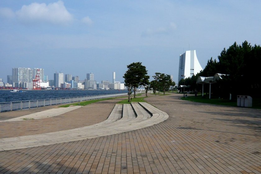 Shiokaze Park
