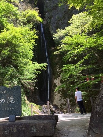 Kinugake Falls