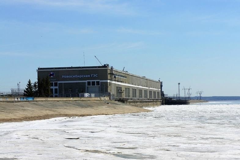 By The Obskoye Sea Park of Culture and Leisure