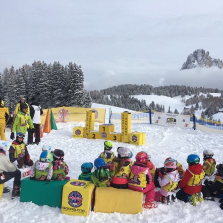 Saslong Ski School