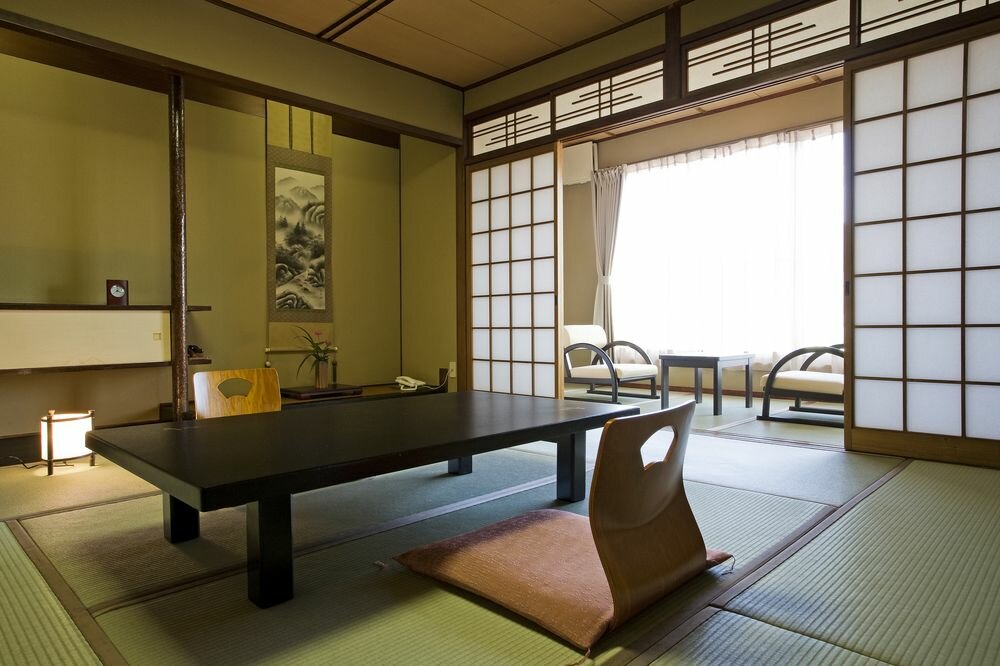 Yunogo Onsen Tetsudo Mokeikan & Retro Omocha Kan