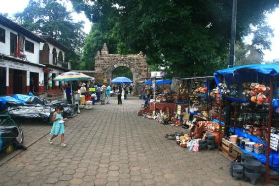 Mercado De Artesanias Santa Ana