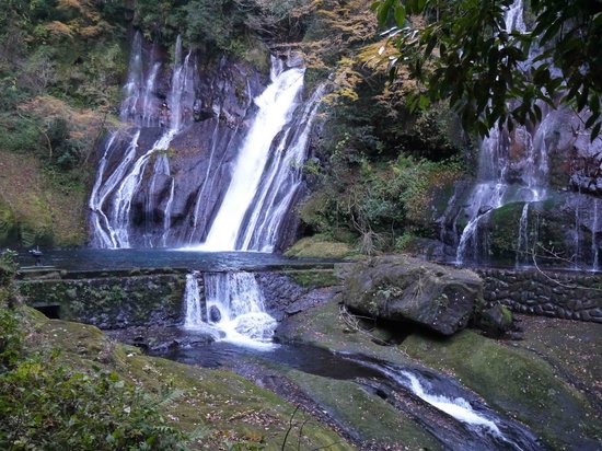 Shiramizu Falls