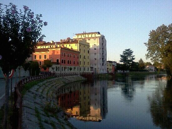 Passeggiata lungo la restera