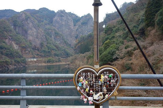 Kehogi Bridge Siawase no Kane Heart Rock Viewspot