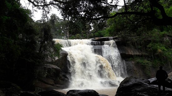 Tat Hueang Waterfall