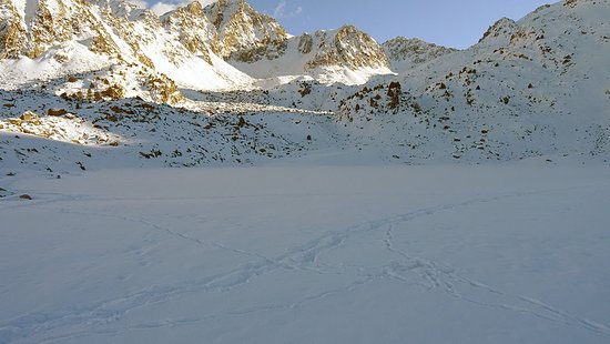 Les Abelletes Lake Trail